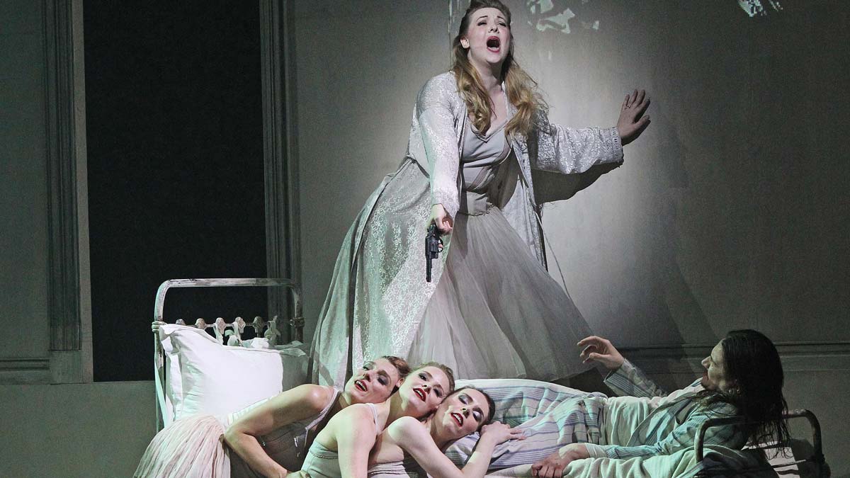 Jennifer Davis, Soprano – Elisabeth in Les Enfants Terribles – The Royal Ballet, 2017 – Photo Marilyn Kingwill